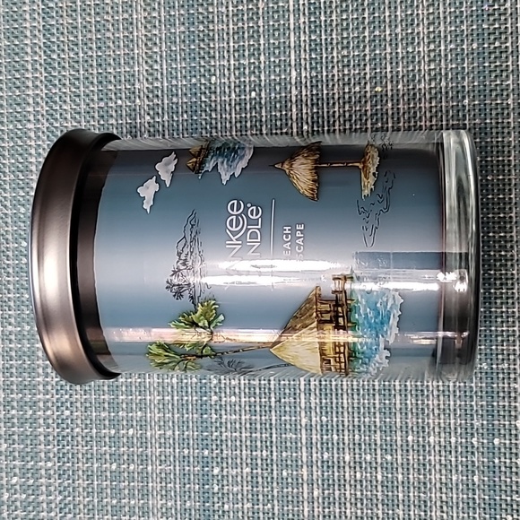 Yankee Candle, Beach Escape, 20 oz Two Wick Candle, New - Picture 5 of 5